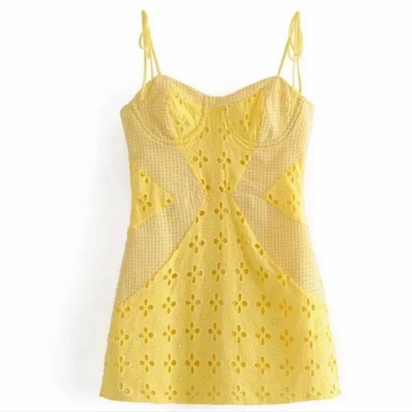 For Love Bell Yellow Gingham Eyelet Bustier Mini Picnic Dress Juniors Size M NWT - Picture 3 of 15